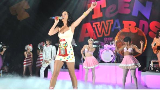 Katy Perry ve Rihannann dlleri kart!