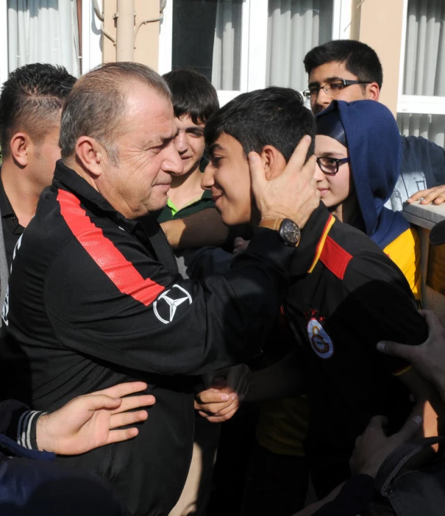 Fatih Terim, Görme Engelli Öğrenciye Eşofman Üstünü Verdi