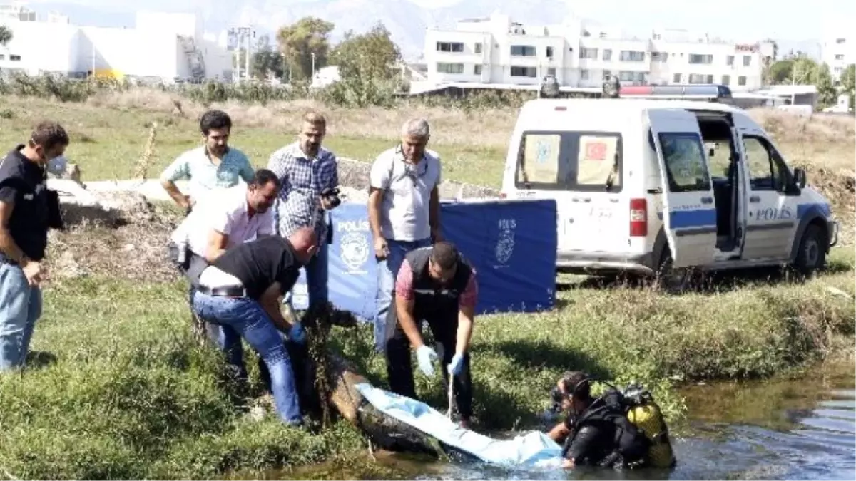 Sulama Kanalından Eldivenli Erkek Cesedi Çıktı Son Dakika