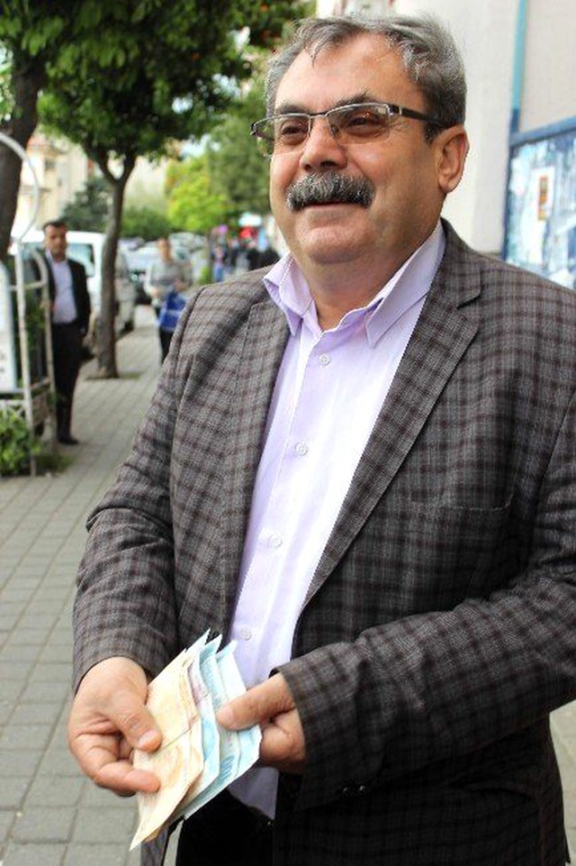 4 Günlük Yevmiye Parasını 36 Yıl Sonra Gönderdi