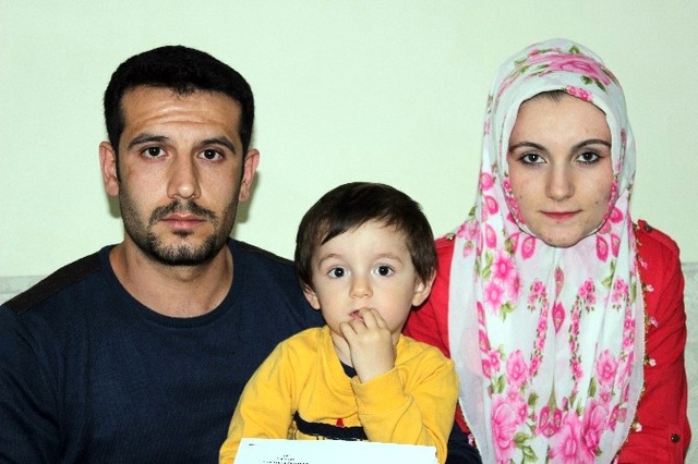 Yeğenine Öz Kızım Dedi Kimlik Çıkardı Babasından Kaçırdı