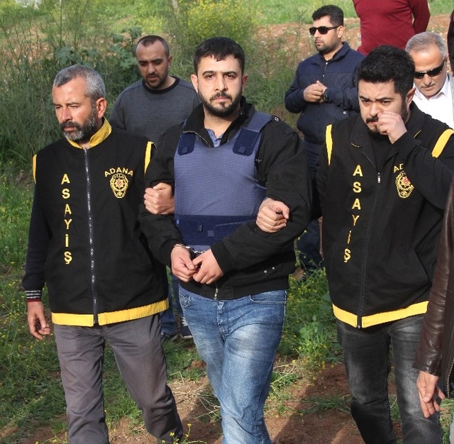 Vahşi Cinayeti İşleyen Katil Zanlısı Canlı Yayına Çıkmış