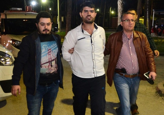 Vahşi Cinayeti İşleyen Katil Zanlısı Canlı Yayına Çıkmış