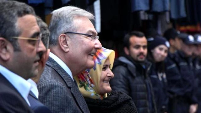 Düzce'ye Giden Kılıçdaroğlu'nu, Baykal Kapıda Karşıladı