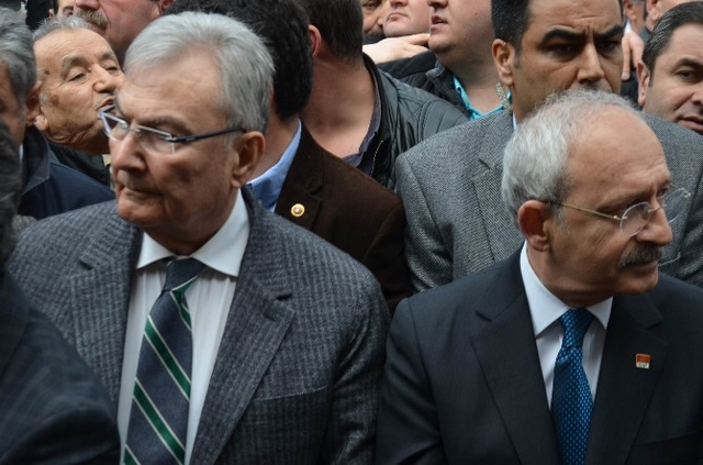 Kılıçdaroğlu ve Baykal Cenazede Buluştu