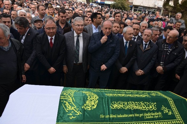 Kılıçdaroğlu ve Baykal Cenazede Buluştu