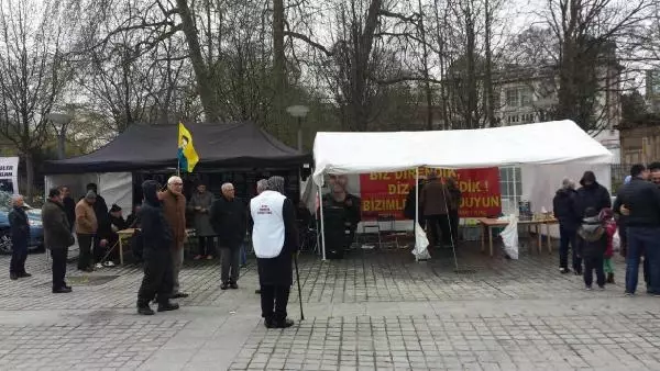 Brüksel'deki PKK Çadırı Yeniden Kuruldu