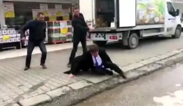 Düzce'de CHP İl Başkanı'nı Döven 2 Kişiye Tahliye