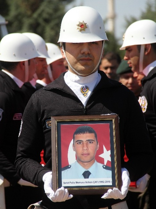 Şehidin Kız Kardeşi
