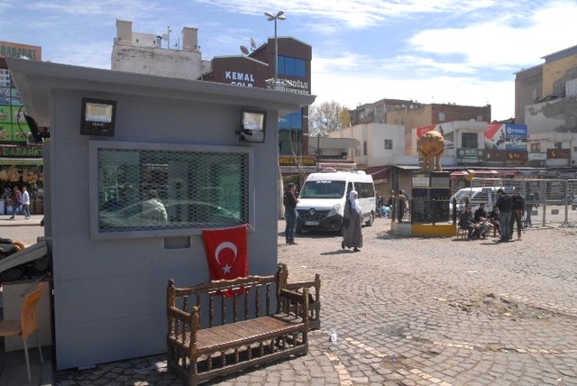 Sur'un Dört Bir Tarafına 15 Tonluk Zırhlı Güvenlik Kulübesi Kuruldu