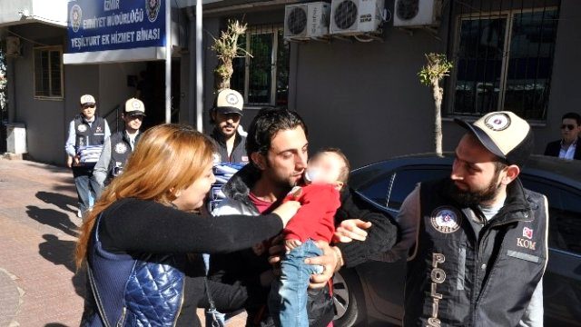 Yüzlerce Çocuğu Ölüme Gönderdi, Kendi Çocuğunu Hasretle Öptü