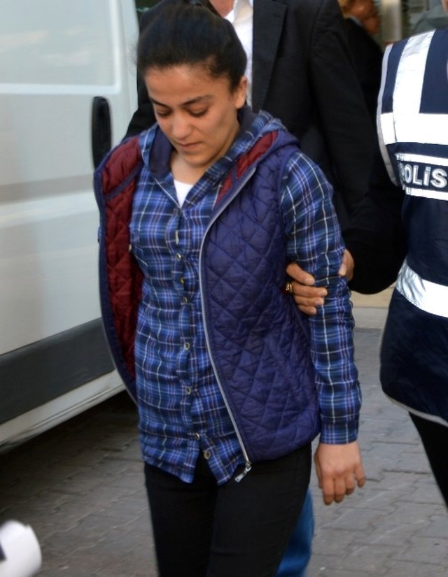 PKK'ya Katılmak İsteyen Genç Kız ile Bombacı Yakalandı
