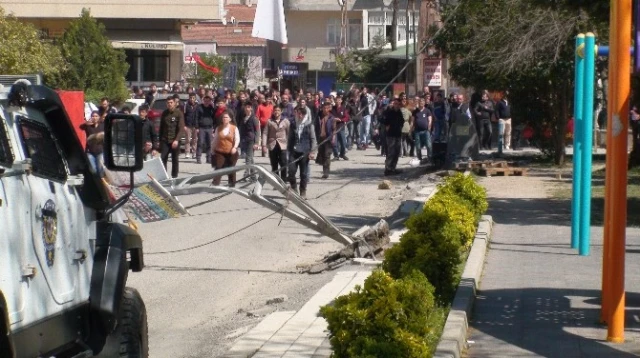İstanbul'da Terörist Cenazesi Gerginliği