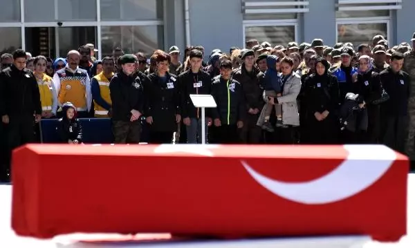 Şehit Oğlu, Babası İçin Ellerini Semaya Kaldırdı