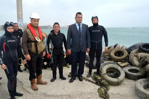 Yumurtalık Sahilinde Denizden Onlarca Araç Lastiği ÇIkarıldı