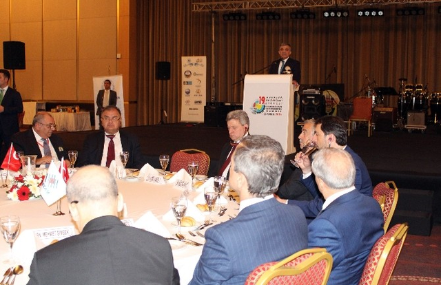 Abdullah Gül: Rusya ile Sorunların Acilen Düzeltilmesi Gerek