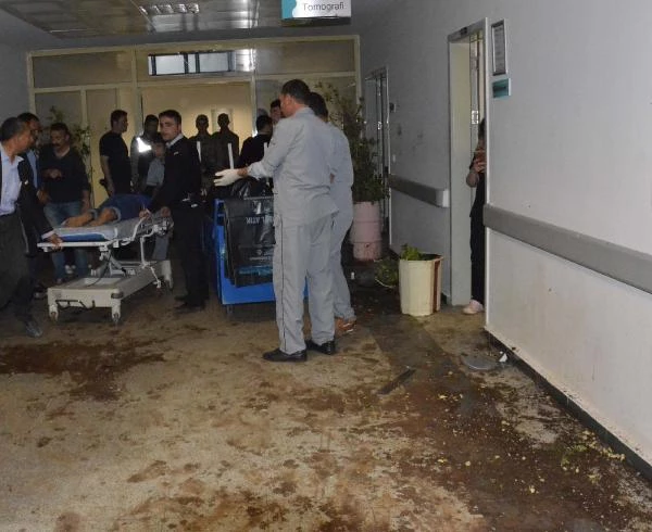 Siverek'te 'Tezek' Kavgası Hastaneye Taştı: 12 Yaralı