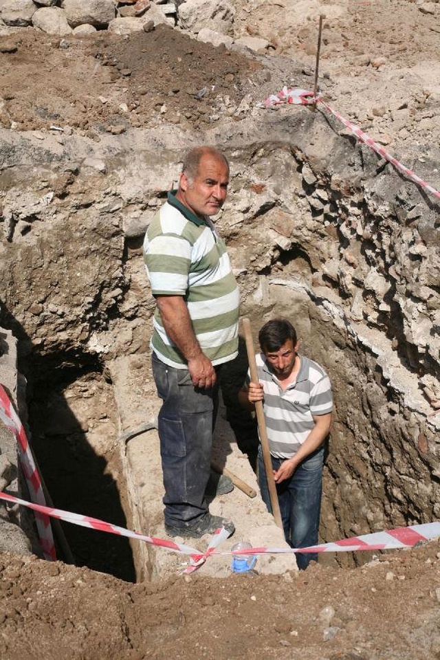 İzmir'de İnşaat Kazısında Tarih Çıktı