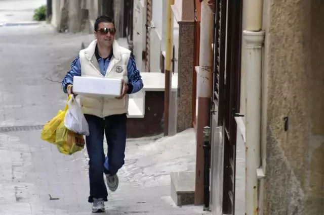 Mafya Babasının Oğlunu Ağırlayan <a class='keyword-sd' href='/italya/' title='İtalya'>İtalya</a> Devlet Televizyonuna Tepki Gösterildi