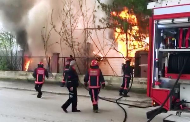 Lunaparkta Korkutan Yangın! Güçlükle Kontrol Altına Alındı