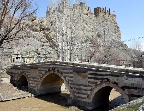 Tarihi Osmanlı Köprüsü Yıkılma Tehlikesiyle Karşı Karşıya