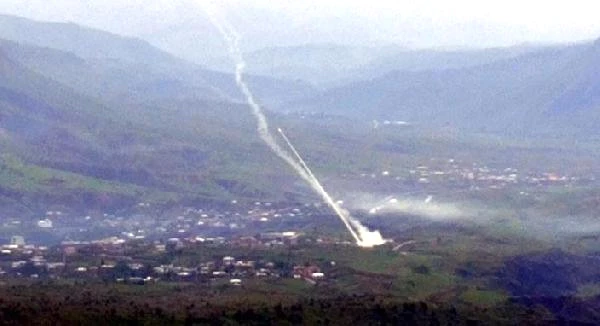 Şemdinli'de PKK Sığınaklarına Top Atışı!