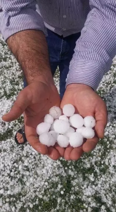 Adıyaman'a Ceviz Büyüklüğünde Dolu Yağdı