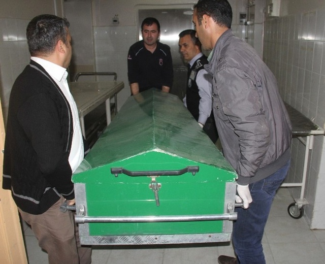 Özgecan Aslan'ın Katilinin Cenazesine Sahip Çıkan Olmadı