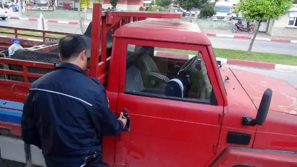 Aracında Zor Uyandırılan Sürücü: Buraya Nasıl Geldim, Hatırlamıyorum!