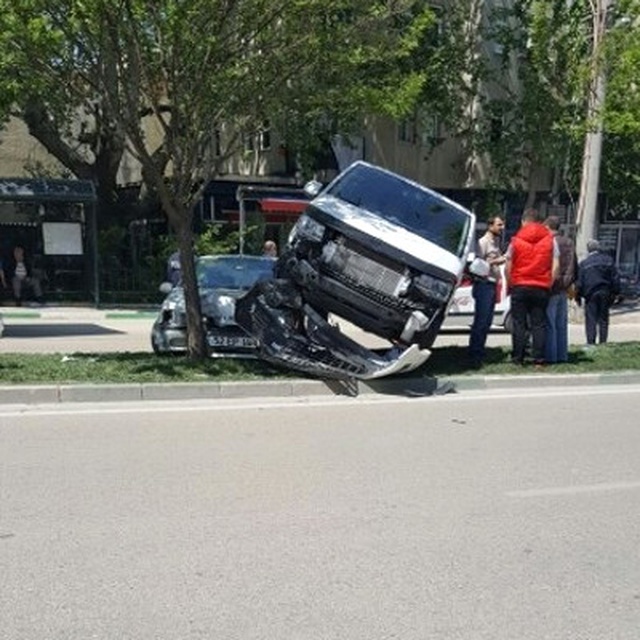 Yayaya Çarpmamak İçin Bu Hale Geldiler