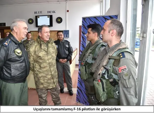 Orgeneral Hulusi Akar, F-16 Koltuğuna Oturdu, Pilotlarla Görüştü