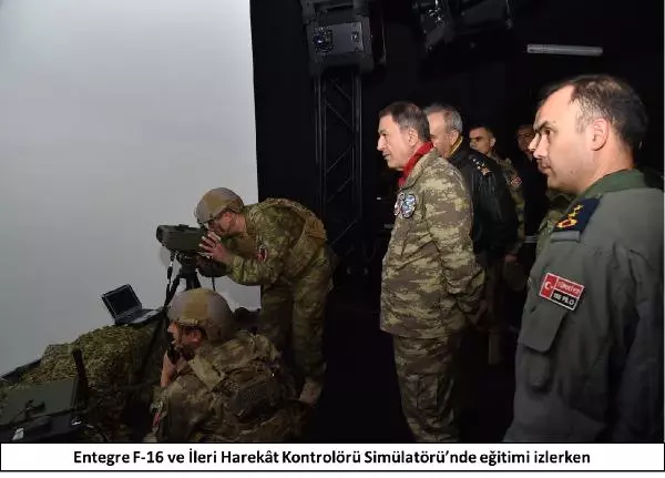 Orgeneral Hulusi Akar, F-16 Koltuğuna Oturdu, Pilotlarla Görüştü