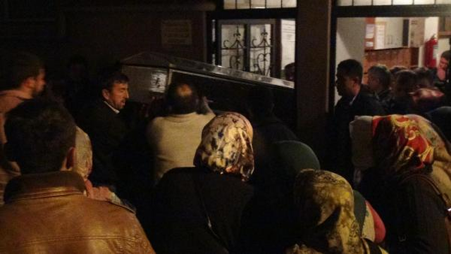Motor Ustası, Eşi Evi Terk Edince Kendisini Astı!