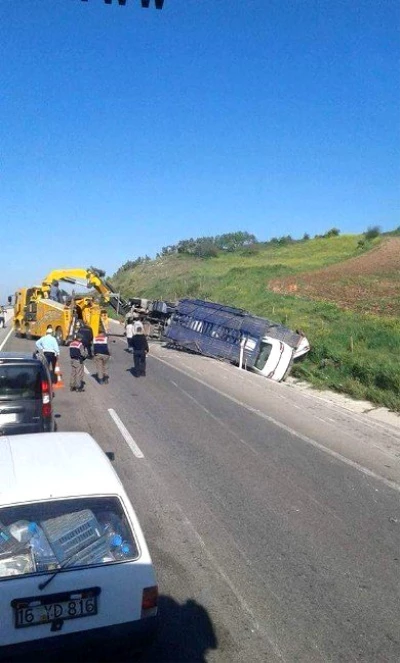 TIR Devrildi, Sıfır Kilometre Otomobiller Pert Oldu