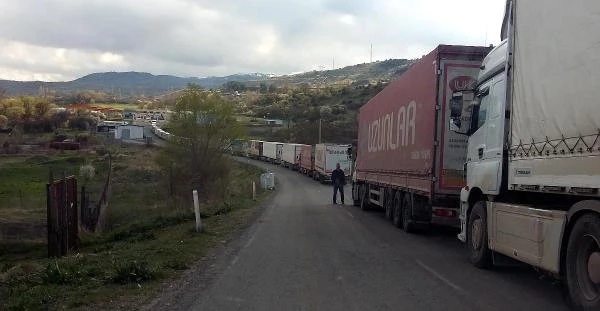 Ermeni Saldırıları Türkgözü'nde Tır Kuyruğu Oluşturdu