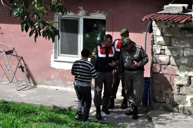 Kamyon Şoförü, Evinin Önünde Av Tüfeği ile Öldürüldü