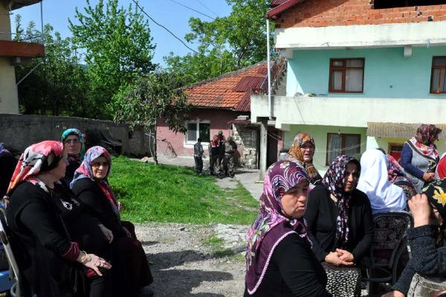 Kamyon Şoförü, Evinin Önünde Av Tüfeği ile Öldürüldü