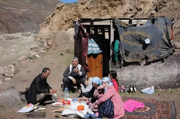 Hakkarili, Yetkililerden Kaplıca İçin Tesis İstiyor