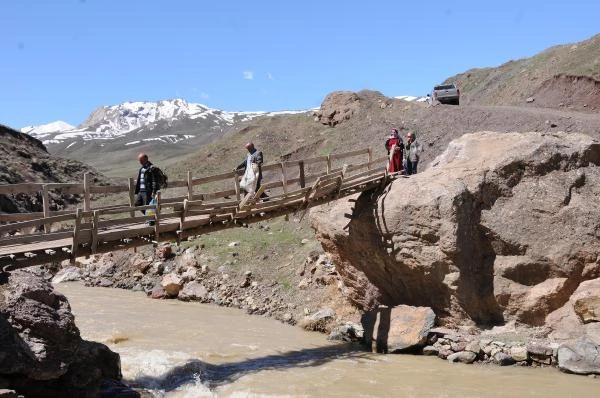 Hakkarili, Yetkililerden Kaplıca İçin Tesis İstiyor