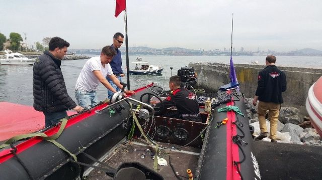 İstanbul Boğazı'nda Mahsur Kalan Ruslar Son Anda Kurtarıldı