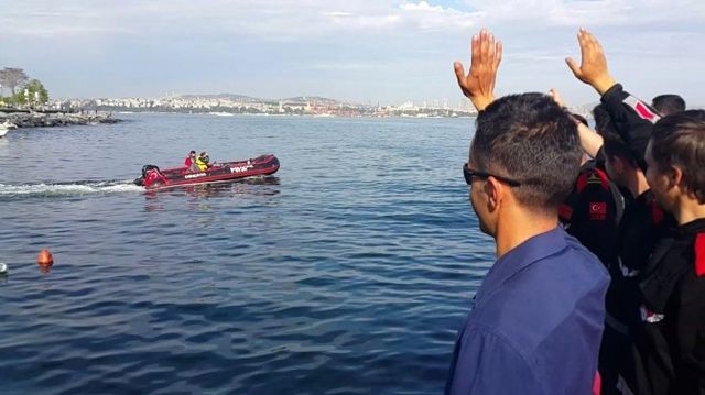 İstanbul Boğazı'nda Mahsur Kalan Ruslar Son Anda Kurtarıldı