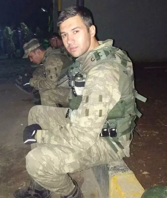 Şehit Annesi Oğlunu Parkasıyla Uğurladı: Senin Yerine Ben Savaşacağım