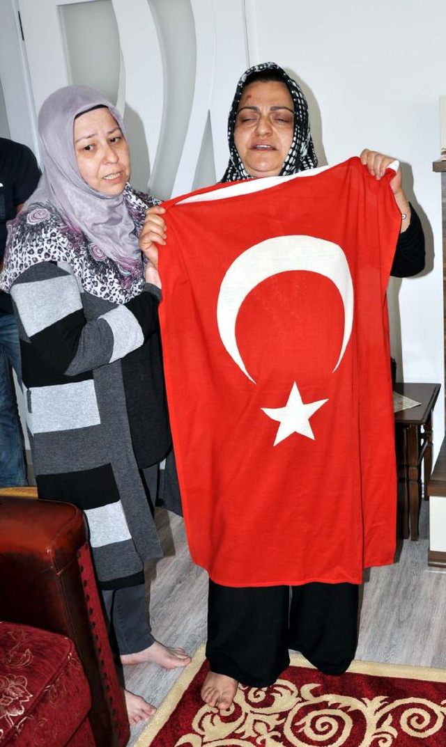 Anneleri Roket Saldırısında Ölen Aile Tepkili