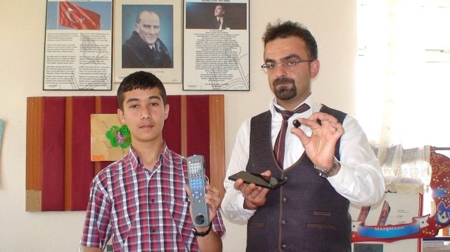 Konyalı Öğretmen, En Küçük Şarj Cihazını Yaptı
