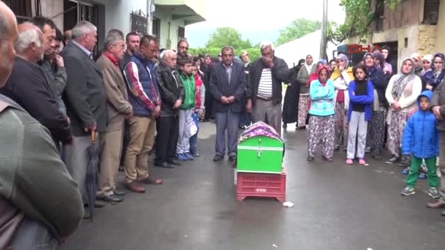 Acıyı Hissetmediği İçin Dişlerini Söken ve Burnunu Parçalayan Bebek Öldü