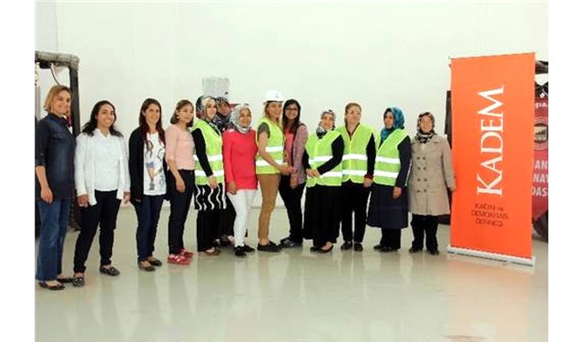 Azimli Kadınlar Forklift Sınavı İçin Ter Döktü