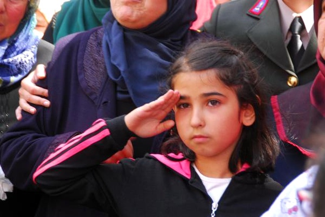 6 Aylık Şehit Kızından Babasına Son Dokunuş
