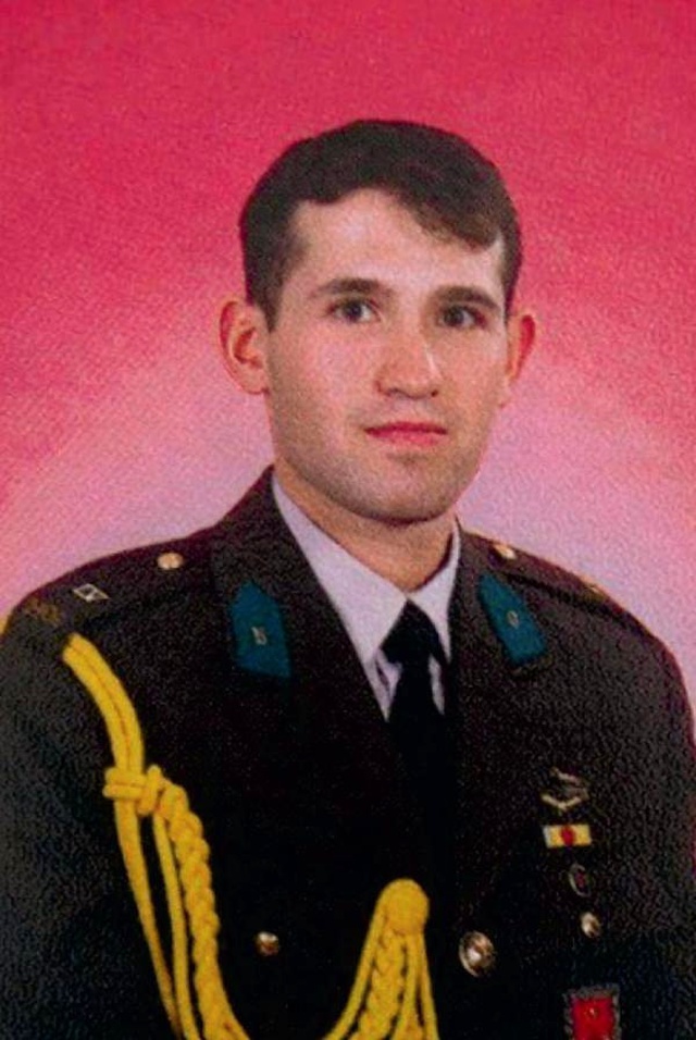 6 Aylık Şehit Kızından Babasına Son Dokunuş