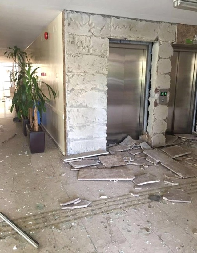 Gaziantep'teki Patlama, Büyükşehir Belediyesi Binasını da Sarstı