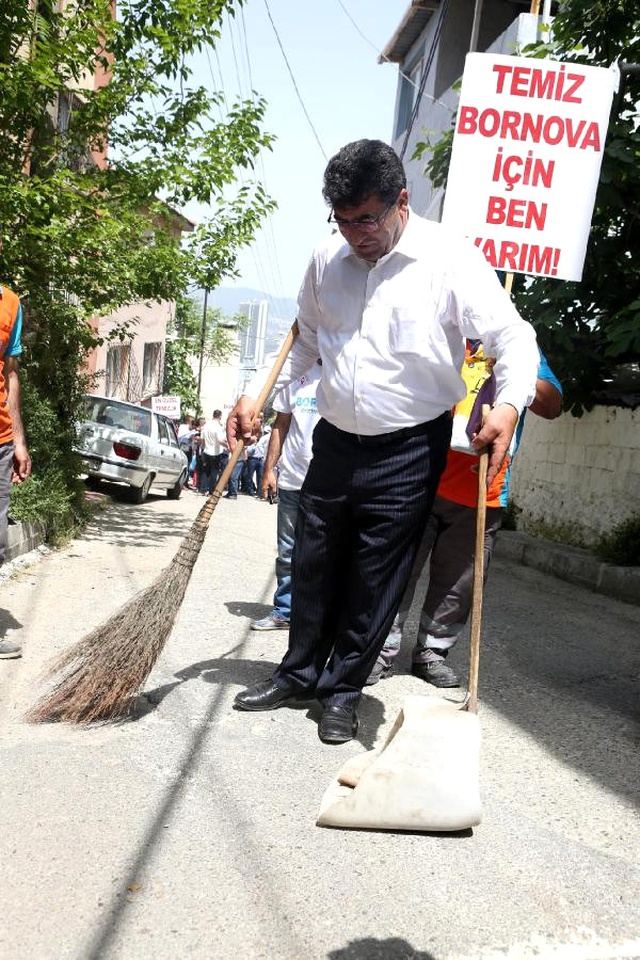 Süpürgeci Olarak Girdiği Belediyede Başkanvekilli Oldu